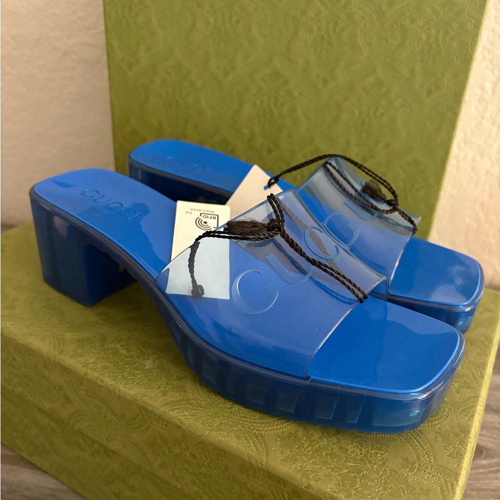 Brand new Gucci Sandals - Picture 2 of 2